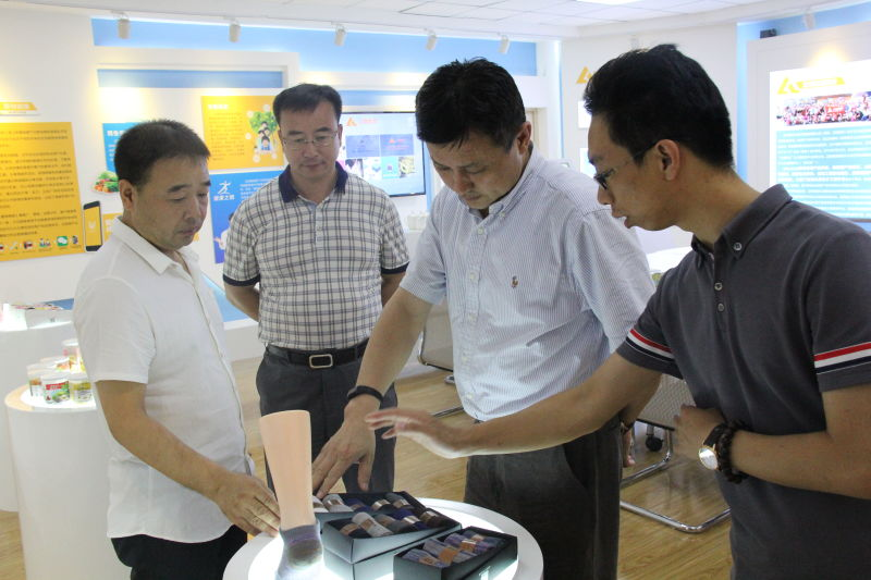 辽阳市委常委、常务副市长张震到J9集团国际站集团调研领导
