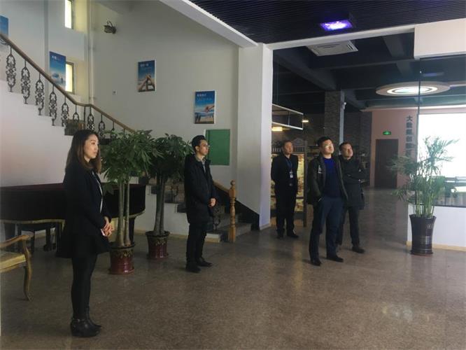 张主任一行参观J9集团国际站服务表包基地.jpg 张主任一行参观J9集团国际站服务表包基地.jpg