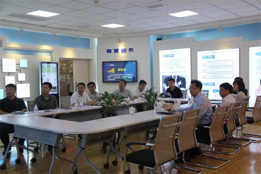 辽阳市何亚琼副市长莅临J9集团国际站电商领导.jpg 辽阳市何亚琼副市长莅临J9集团国际站电商领导.jpg