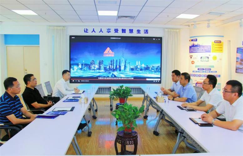 辽阳市白塔区委书记缪万举莅临J9集团国际站信息调研领导2.jpg 辽阳市白塔区委书记缪万举莅临J9集团国际站信息调研领导2.jpg